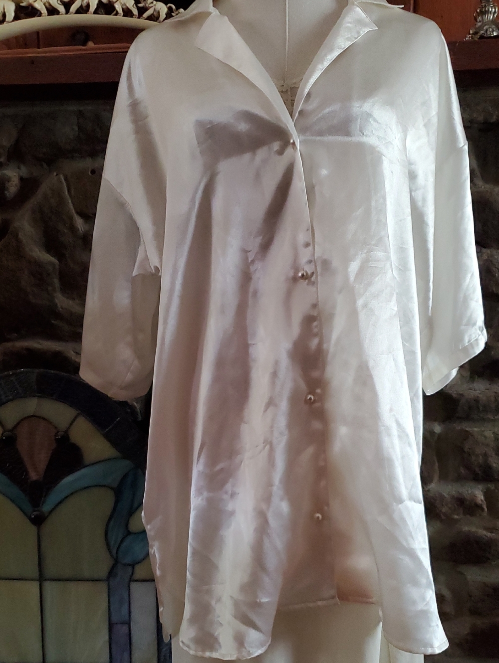 Share Vintage Victoria's Secret Button Sleep Shirt Kimono WHITE SATIN Gold Label